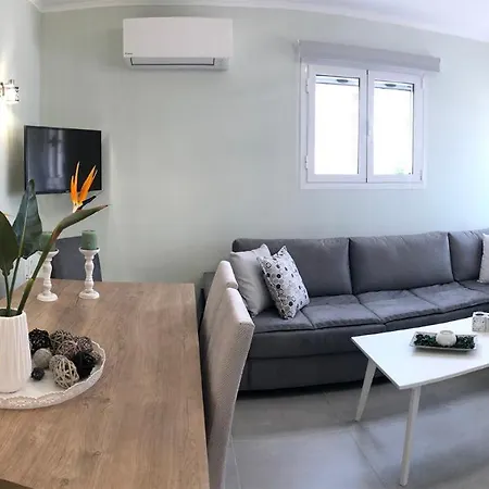 Strelitzia Apartment