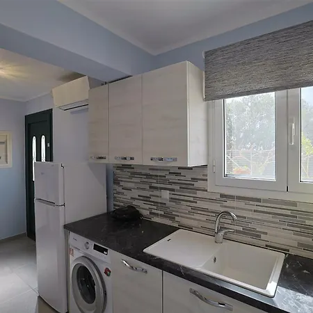 Strelitzia Appartement Karavádhos