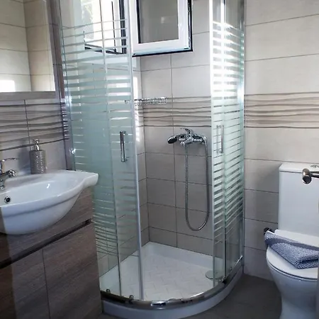 Strelitzia アパート *